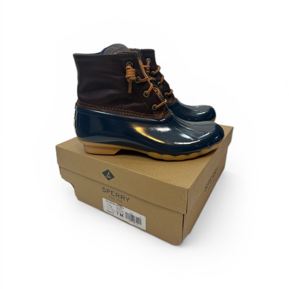 Sperry  Woman’s Saltwater Duck Boots size‎ 7 Navy and Tan outdoor hiking
